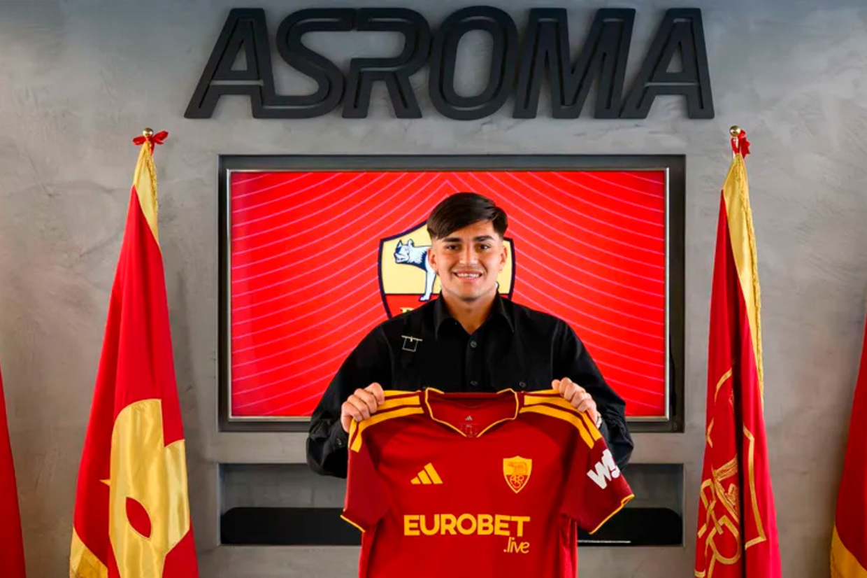 Roma oficializa a contratação do atacante Santiago Castro por 35 milhões de euros