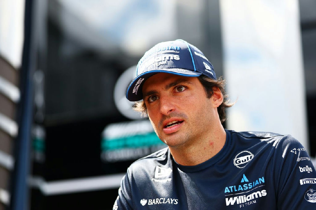 Sainz rebate críticas de Piastri e aponta falha técnica no GP da Hungria