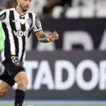 Santi Rodríguez atrai interesse de rivais enquanto busca espaço no Botafogo