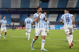 Santiago Sosa encaminha saída do Racing e negocia transferência para o Vasco