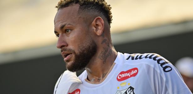 Santos recebe Chapecoense na Vila Belmiro em busca de recuperação no Brasileirão