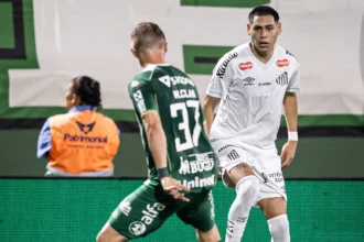 Santos recebe Chapecoense na Vila Belmiro em duelo decisivo pelo Brasileirão