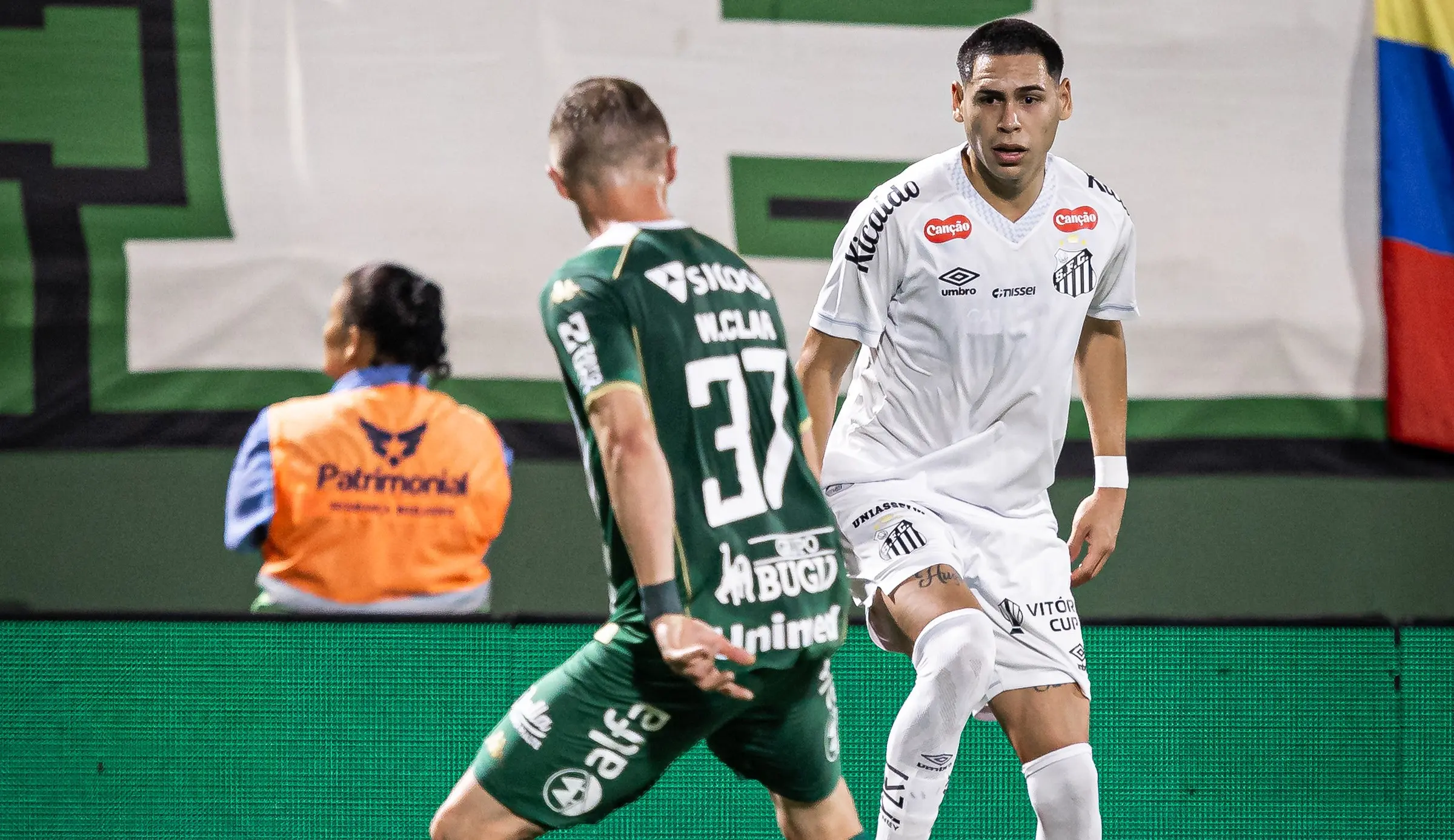 Santos recebe Chapecoense na Vila Belmiro em duelo decisivo pelo Brasileirão