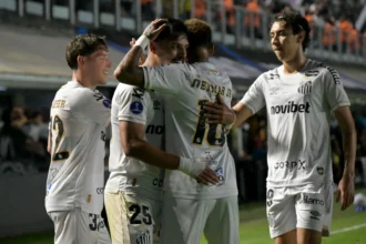 Santos supera UCV na Vila Belmiro e avança às oitavas da Sul-americana