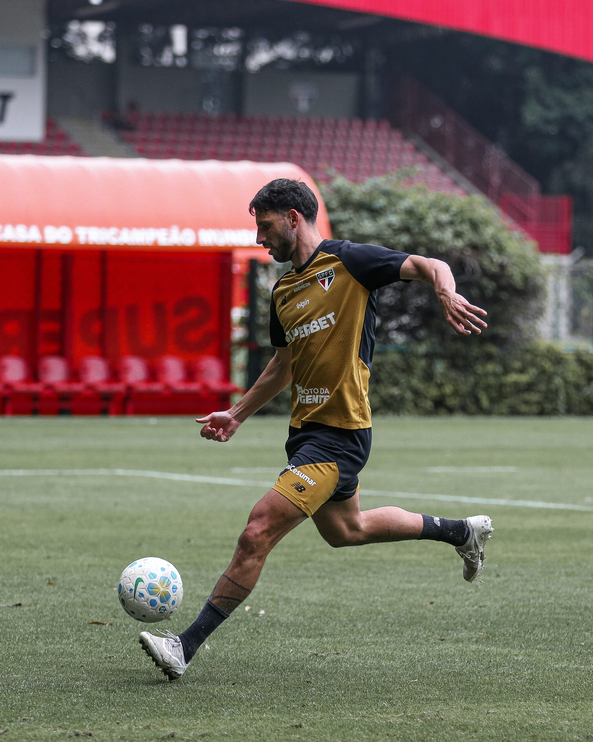 São Paulo encerra preparação no CT da Barra Funda para duelo contra o Flamengo