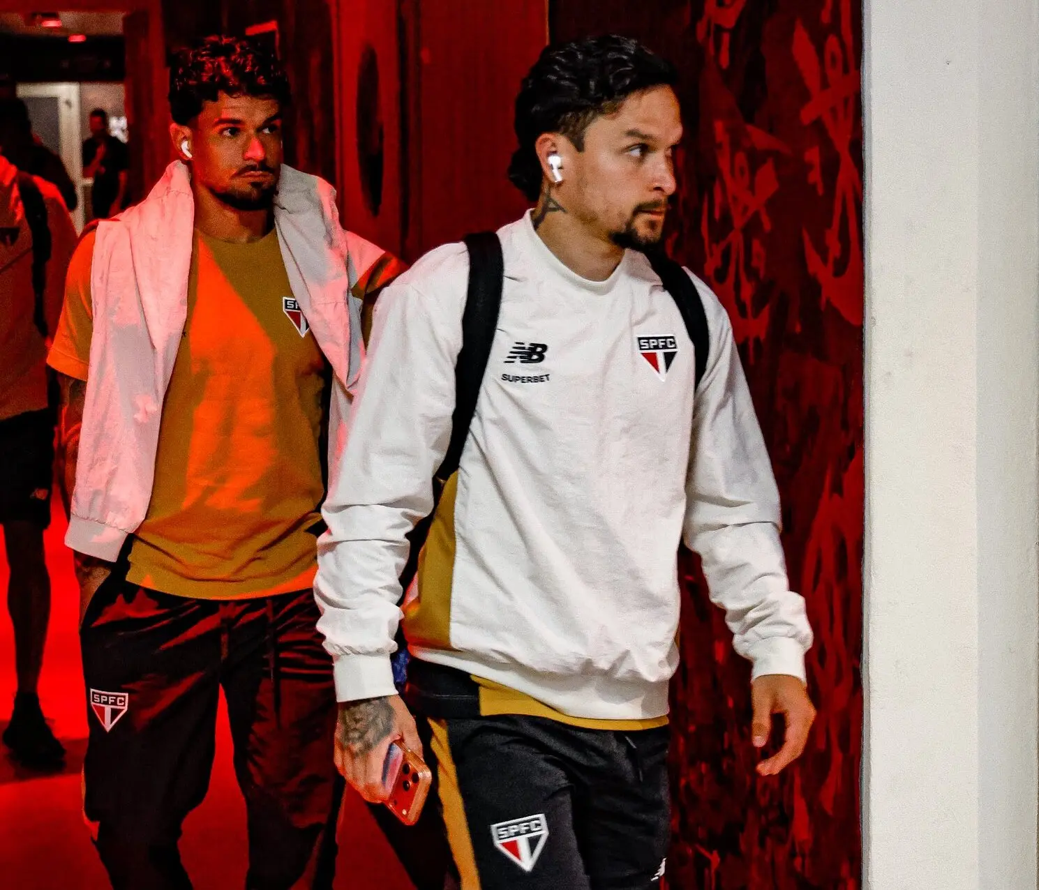 São Paulo enfrenta o Flamengo com alterações estratégicas no elenco