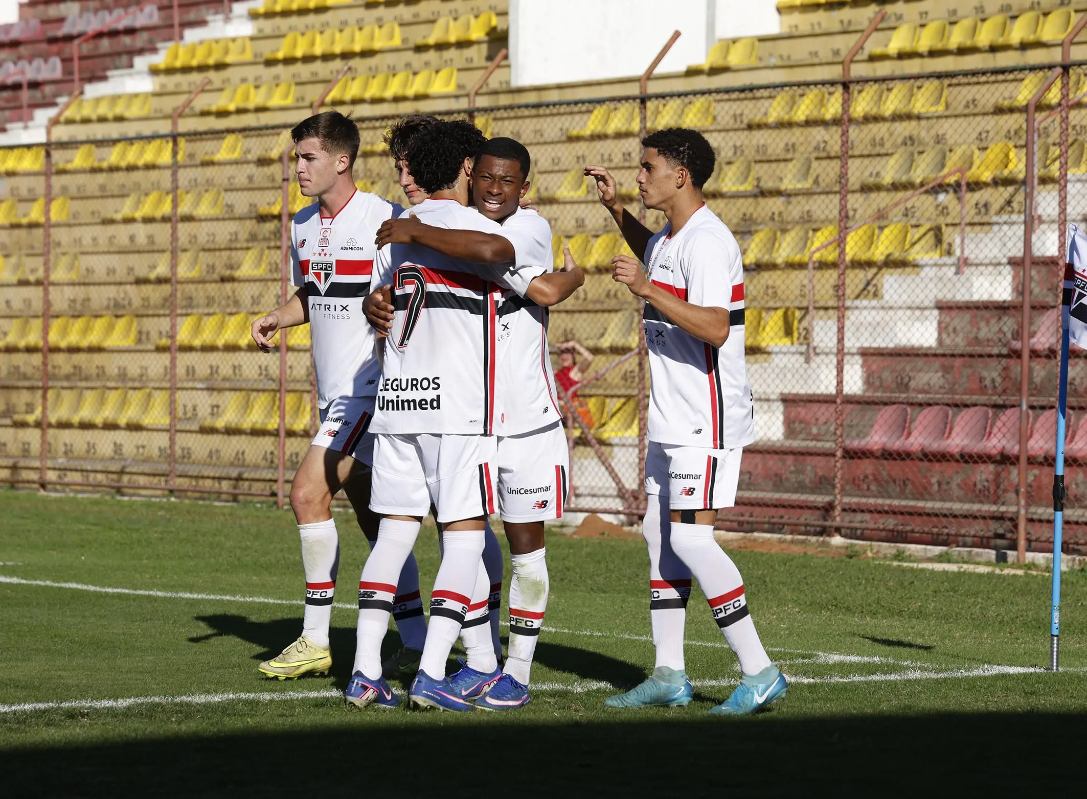 São Paulo supera Botafogo-sp e mantém ritmo no Campeonato Paulista sub-20