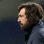 Sob influência de Paolo Maldini, Andrea Pirlo assume o comando da seleção italiana