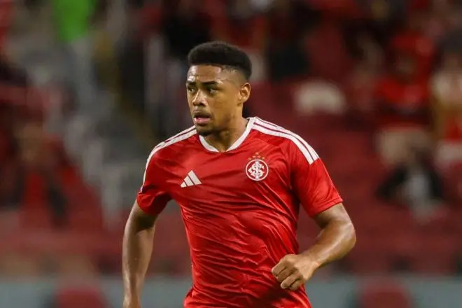 STJD suspende Victor Gabriel por seis jogos após lance que lesionou Gabriel Pec
