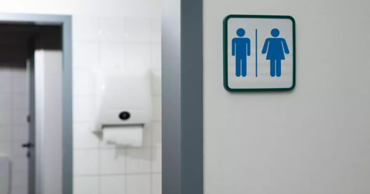 Teresina sanciona lei que restringe uso de banheiros femininos por mulheres trans