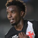 Thiago Mendes decide no fim e garante classificação do Vasco na Sul-americana