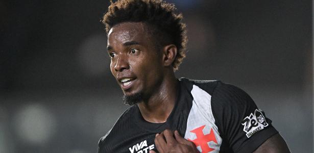 Thiago Mendes decide no fim e garante classificação do Vasco na Sul-americana