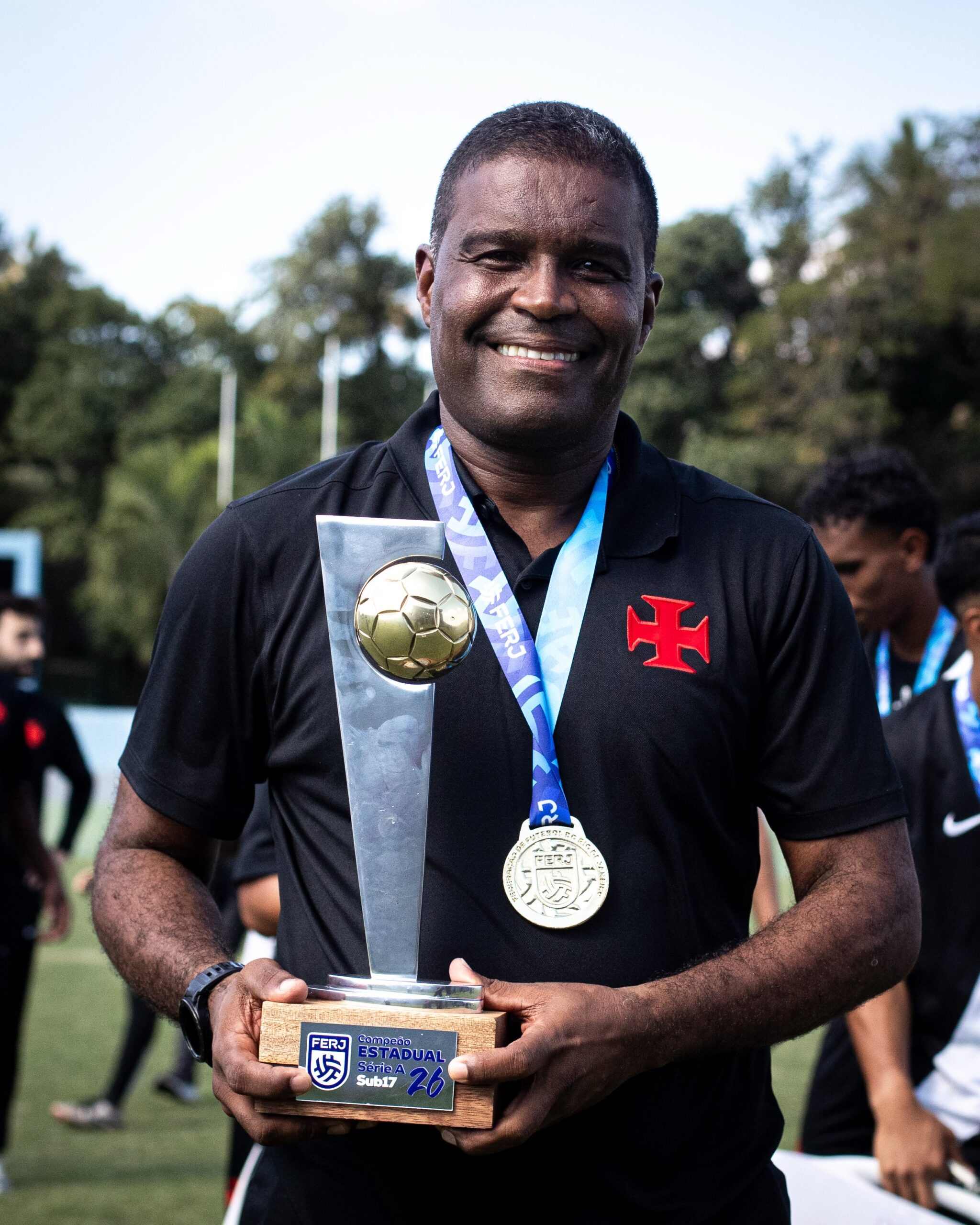 Treinador celebra título do Carioca Sub-17 de 2026 com mensagem de gratidão