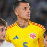 Vasco busca alternativas no mercado enquanto negocia com Santiago Sosa