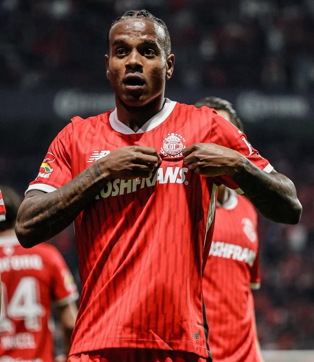 Vasco desiste da contratação de Helinho após exigência financeira do Toluca