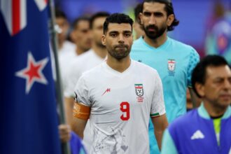 Vasco enfrenta recusa de Mehdi Taremi em busca por reforço para o ataque