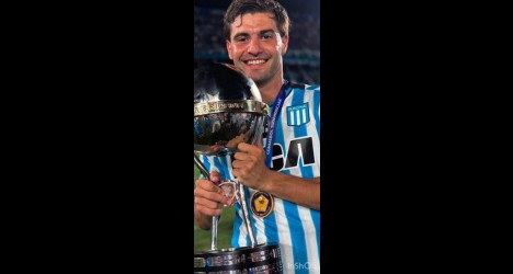 Vasco mantém tratativas com Racing pela contratação de Sosa