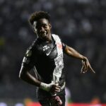 Vasco recupera Brenner e Thiago Mendes para decisão na Sul-americana