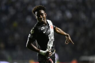 Vasco recupera Brenner e Thiago Mendes para decisão na Sul-americana