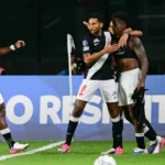 Vasco supera Independiente Medellín em São Januário e garante vaga na Sul-americana