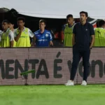 Vitória rebate críticas de Abel Ferreira sobre Luan Cândido e cita histórico do técnico