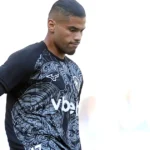 Warleson exalta comunicação para consolidar solidez defensiva no Botafogo