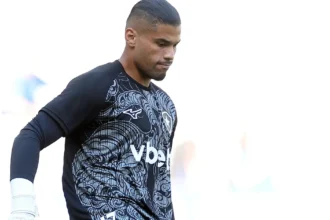 Warleson exalta comunicação para consolidar solidez defensiva no Botafogo