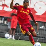 Wesley retorna aos gramados pela Roma mas é expulso em amistoso