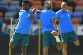 Zenit enfrenta crise financeira e condiciona contratação de Danilo à venda de Luiz Henrique