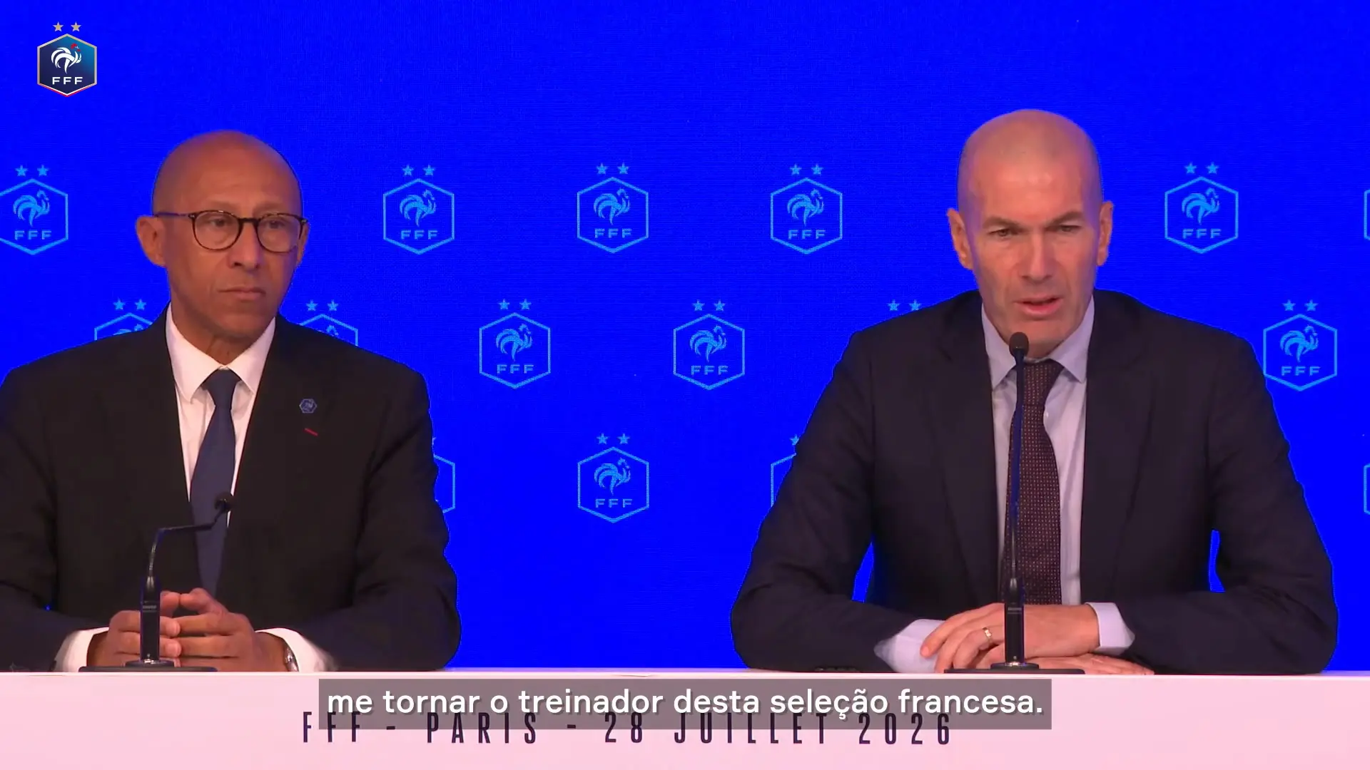 Zinedine Zidane assume comando técnico da seleção francesa em Paris