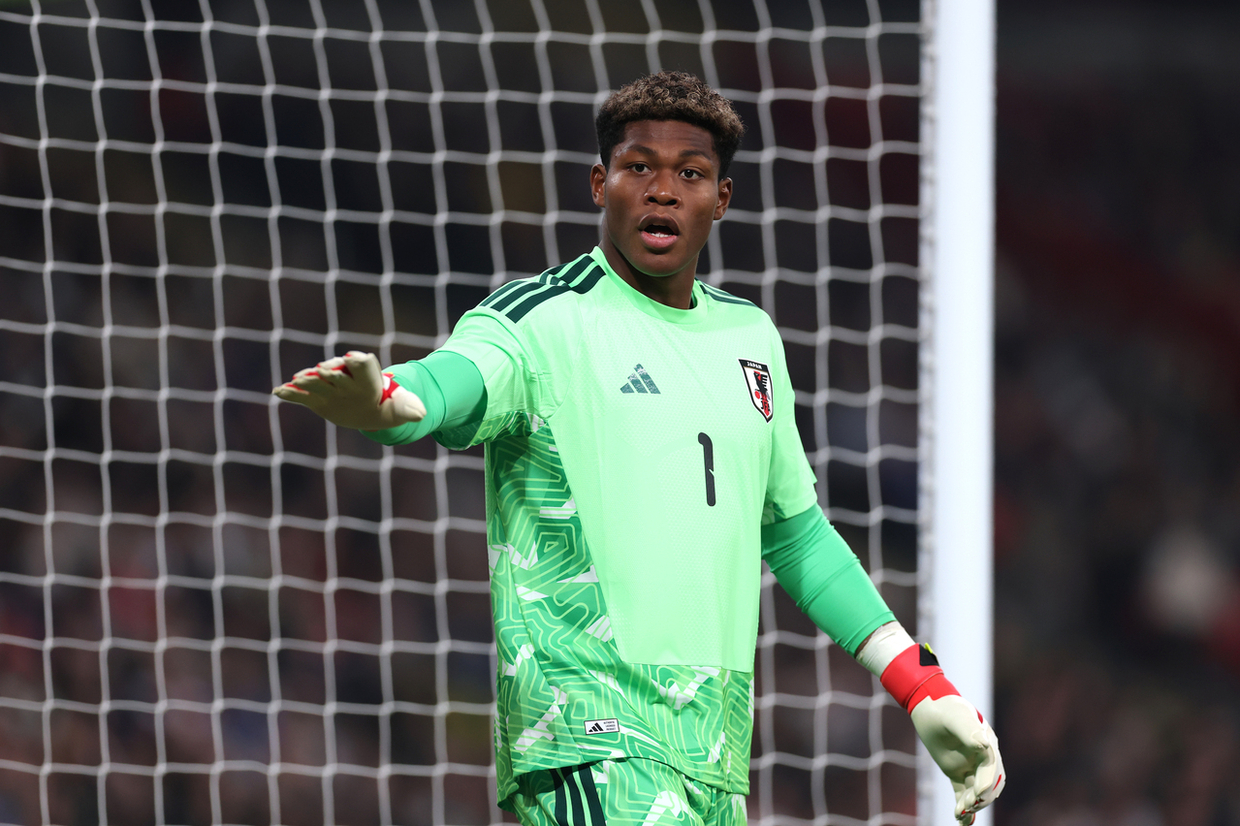 Zion Suzuki atrai interesse do Paris Saint-germain e gigantes europeus