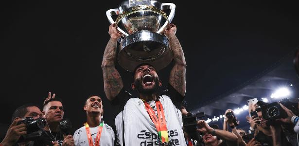 A permanência de Memphis Depay no Corinthians e os riscos financeiros