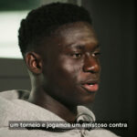 A trajetória de Ndiaye e a influência inspiradora de sua mãe no futebol