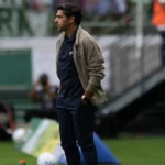 Abel Ferreira aponta falta de inspiração técnica em empate do Palmeiras