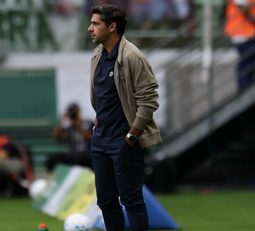 Abel Ferreira aponta falta de inspiração técnica em empate do Palmeiras