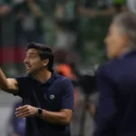 Abel Ferreira contesta expulsão de Andreas e blinda Carlos Miguel após empate do Palmeiras
