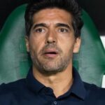 Abel Ferreira enfrenta pressão por reestruturação tática no Palmeiras