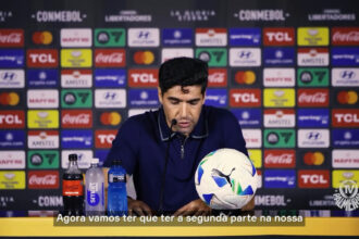 Abel Ferreira reflete sobre o cenário do futebol após classificação do Palmeiras