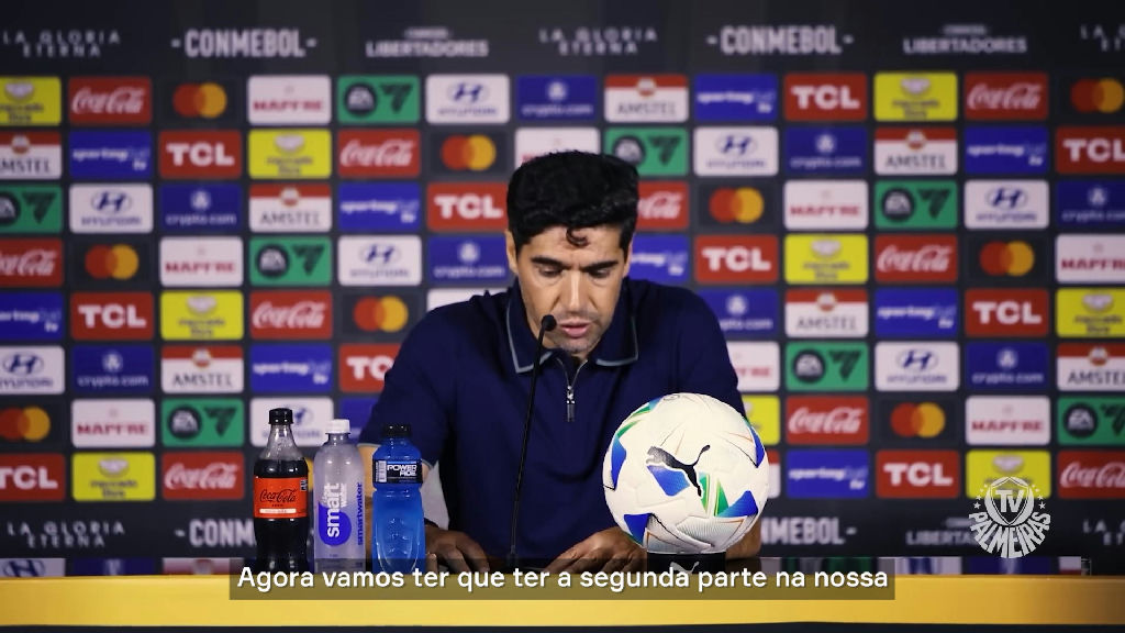 Abel Ferreira reflete sobre o cenário do futebol após classificação do Palmeiras