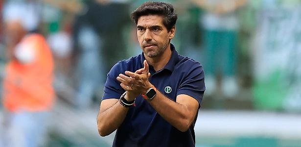 Abel Ferreira revela cobrança interna e pede apoio da torcida do Palmeiras