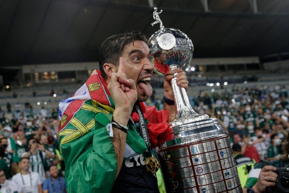 Abel Ferreira serve de inspiração para Pedro Emanuel no comando do Vasco