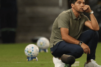 Abel Ferreira vê vantagem do Palmeiras no Brasileirão derreter após tropeços