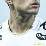 Adonis Frías negocia saída do Santos e encaminha retorno ao futebol argentino