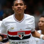 Ajax formaliza proposta pelo atacante Tetê ao São Paulo