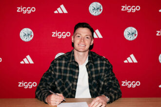 Ajax oficializa a contratação do atacante ucraniano Viktor Tsygankov