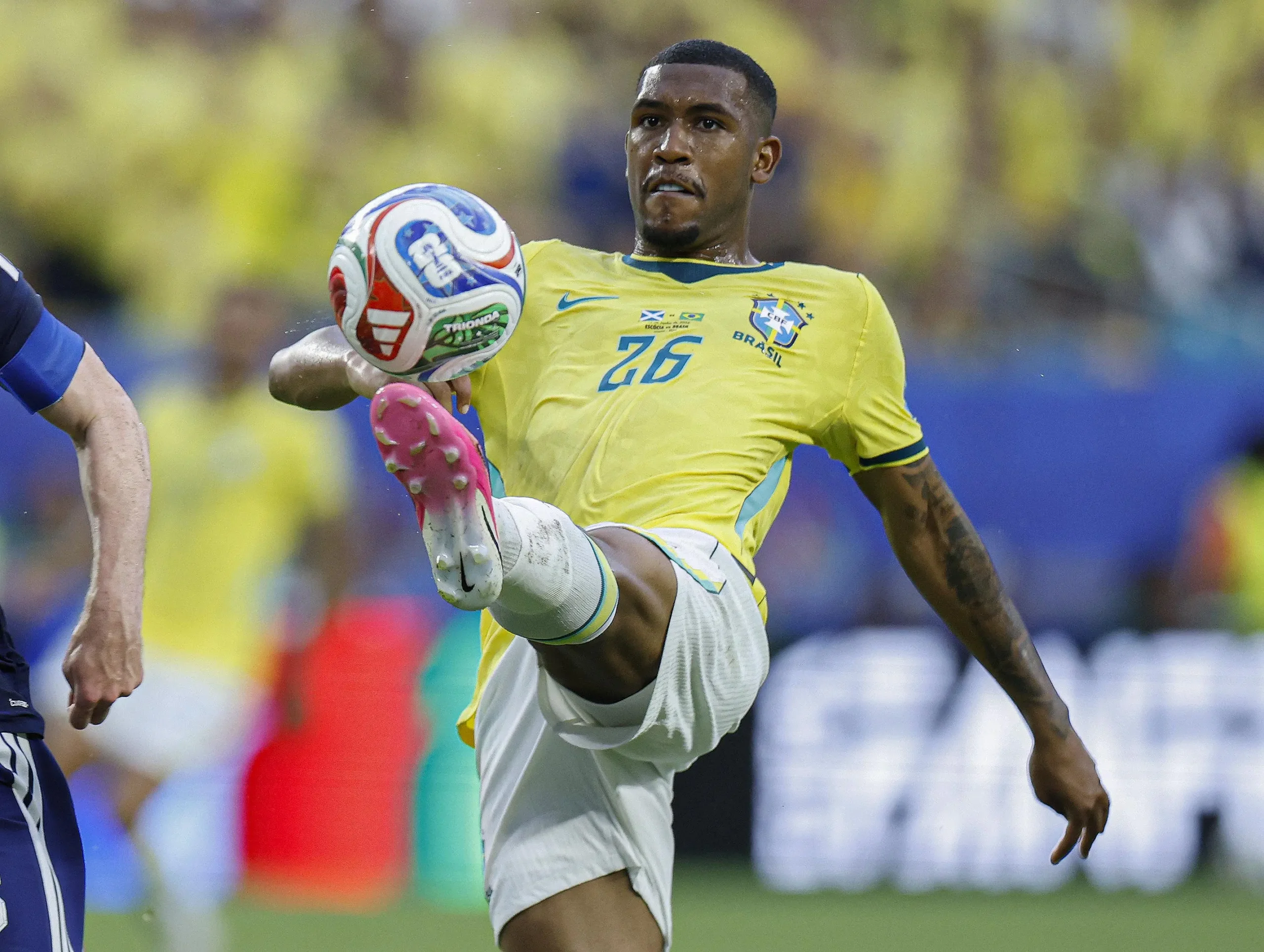 Al-hilal monitora Rayan para suprir possível saída de Malcom