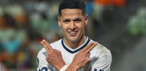 Alex Arce, o 'Haaland paraguaio', comanda Independiente Rivadavia contra Fluminense na Libertadores