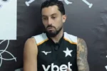 Alex Telles projeta renovação com Botafogo e destaca nova gestão