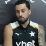 Alex Telles projeta renovação com Botafogo e destaca nova gestão