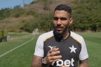 Allan destaca talento de Huguinho no Botafogo e projeta futuro na seleção brasileira